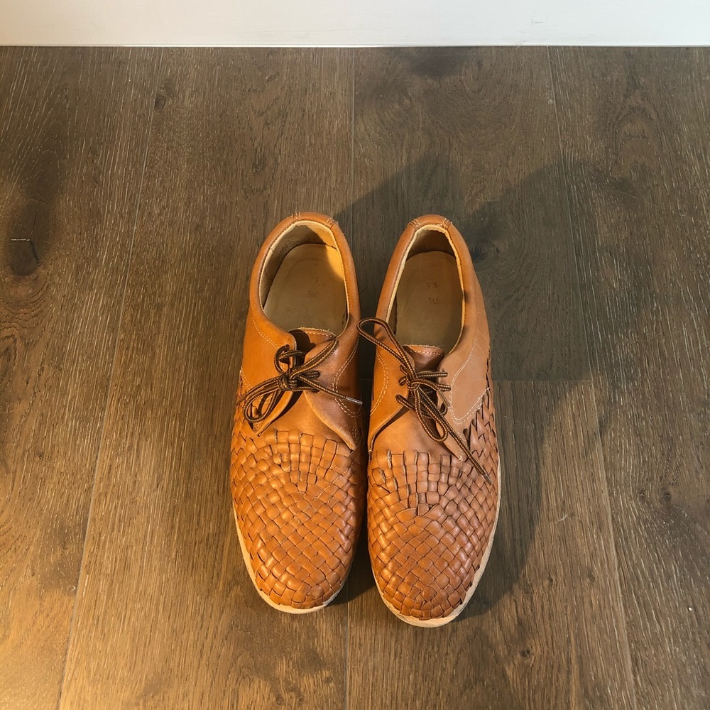 Men’s Leather Woven Dress Shoes size 9.5